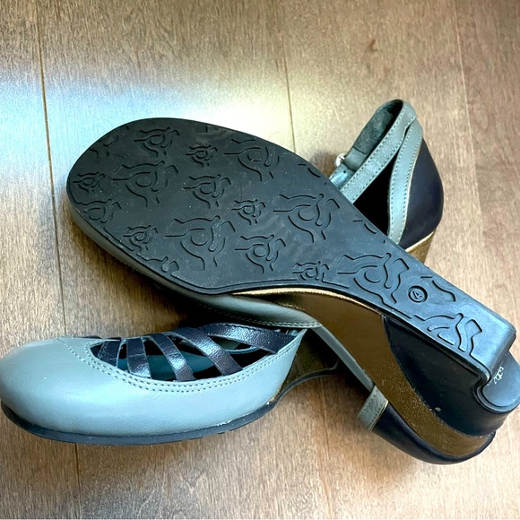 Ben Sherman Sandal Heels - Picture 3 of 4